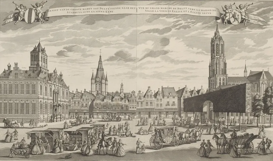 Gravure van de Markt vol mensen, koetsen en kramen, met links het stadhuis, in het midden de huizen aan de noordkant met daarboven de toren van de Oude Kerk en rechts de Nieuwe Kerk.