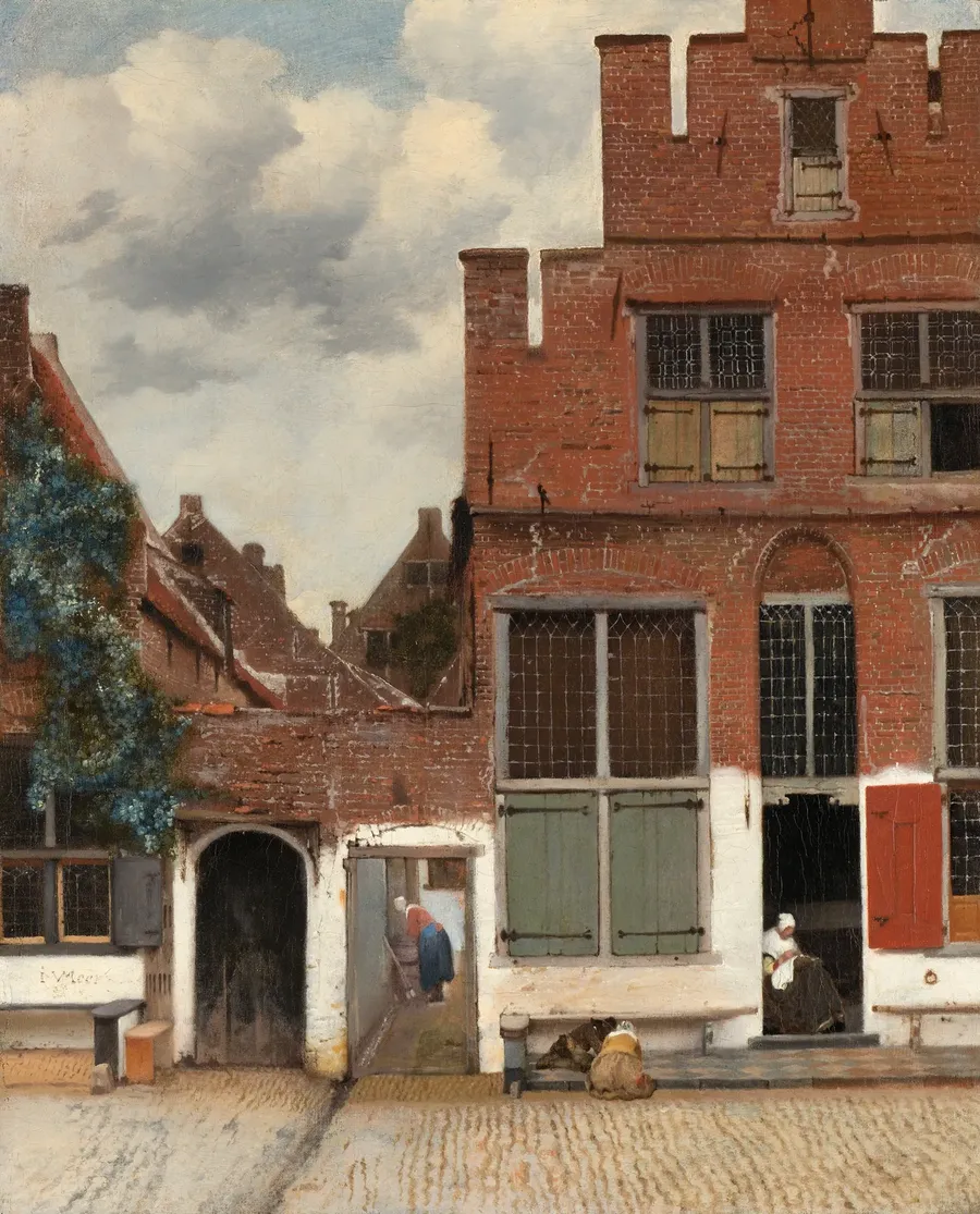 Een bakstenen huis met een trapgevel recht van voren, met een naaiende vrouw in de deuropening, kinderen op de stoep en links twee poortjes, in het rechter een vrouw aan het werk.